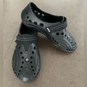 Women’s Dawgs Clogs sandals